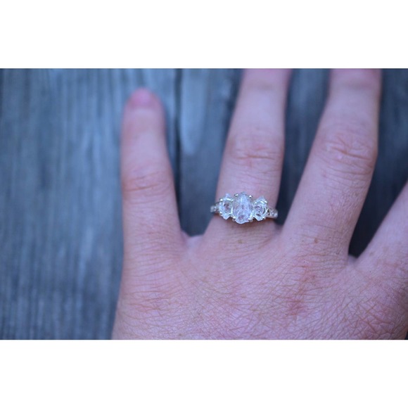Raw Crystal Ring, Raw Stone Ring, Rings for Women, Stacking Ring, Raw Ge… - Picture 6 of 7
